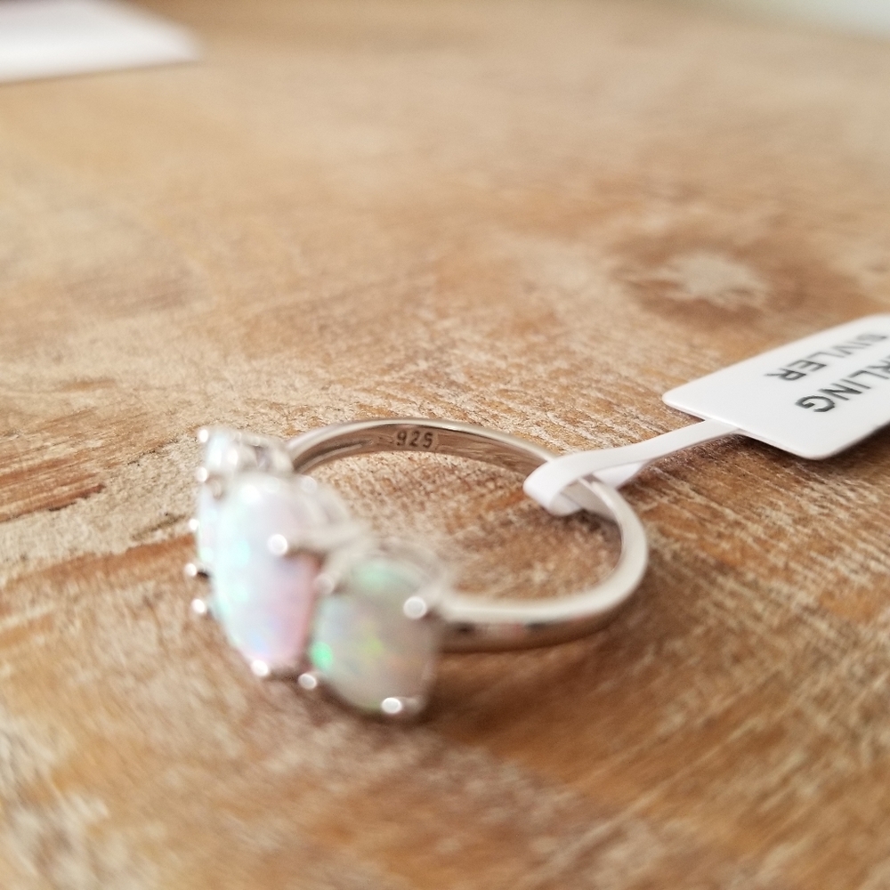 Antique Style Triple White Opal Ring - Picture 7 of 7